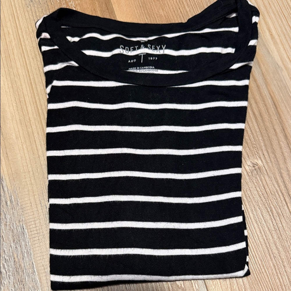 American Eagle Outfitters Black and White Striped Tee